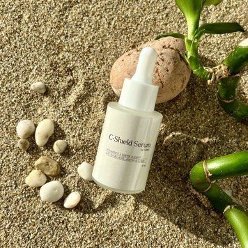 Освітлююча сироватка з комплексом вітаміну С "C-Shield Serum" 8904675 фото